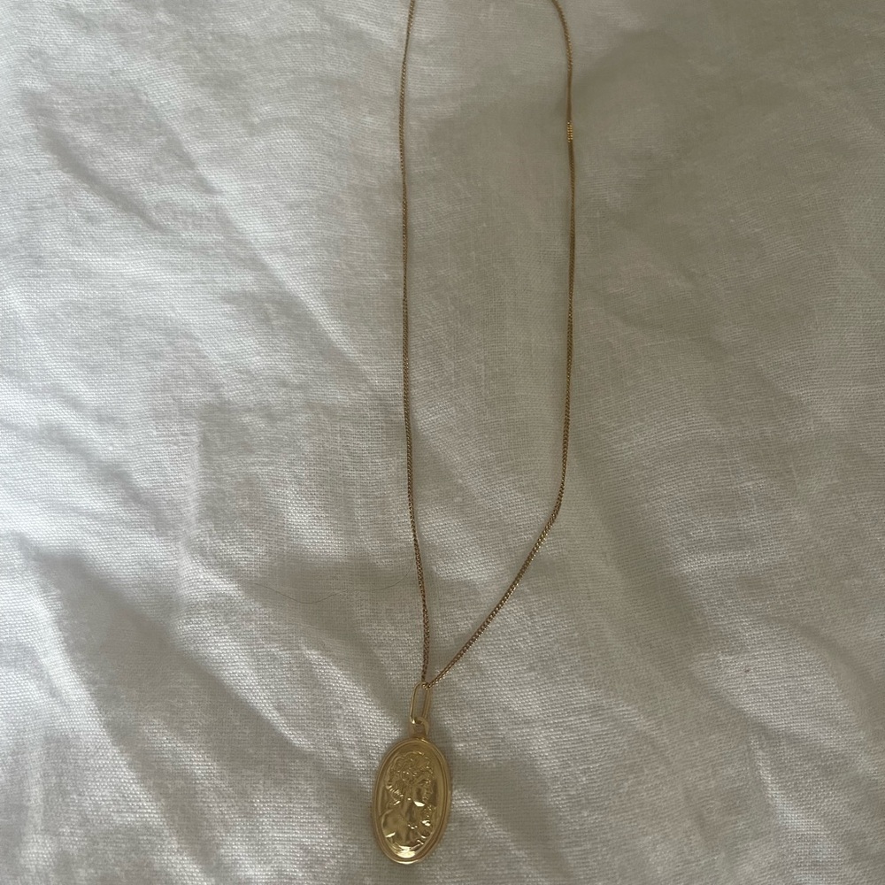 Solid 18K Gold Cameo Pendant